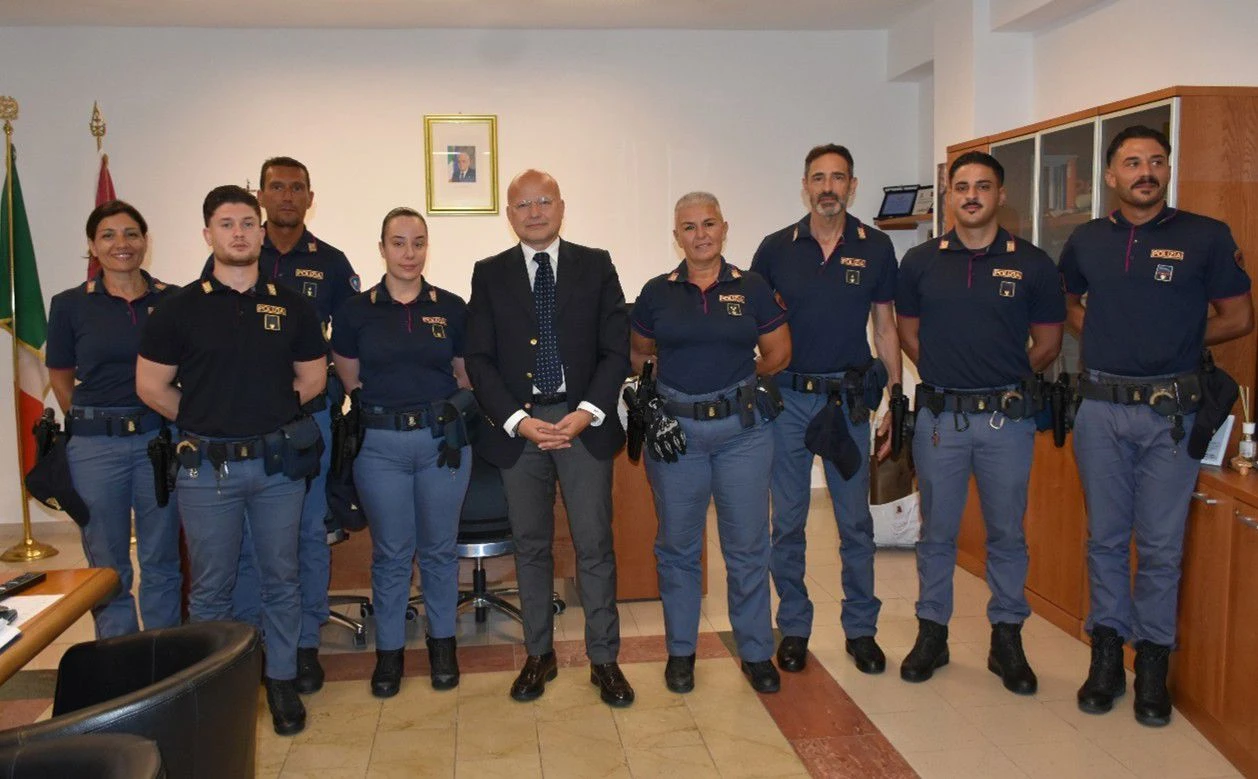 Crotone, la Polizia intensifica i controlli nelle zone turistiche durante la stagione estiva