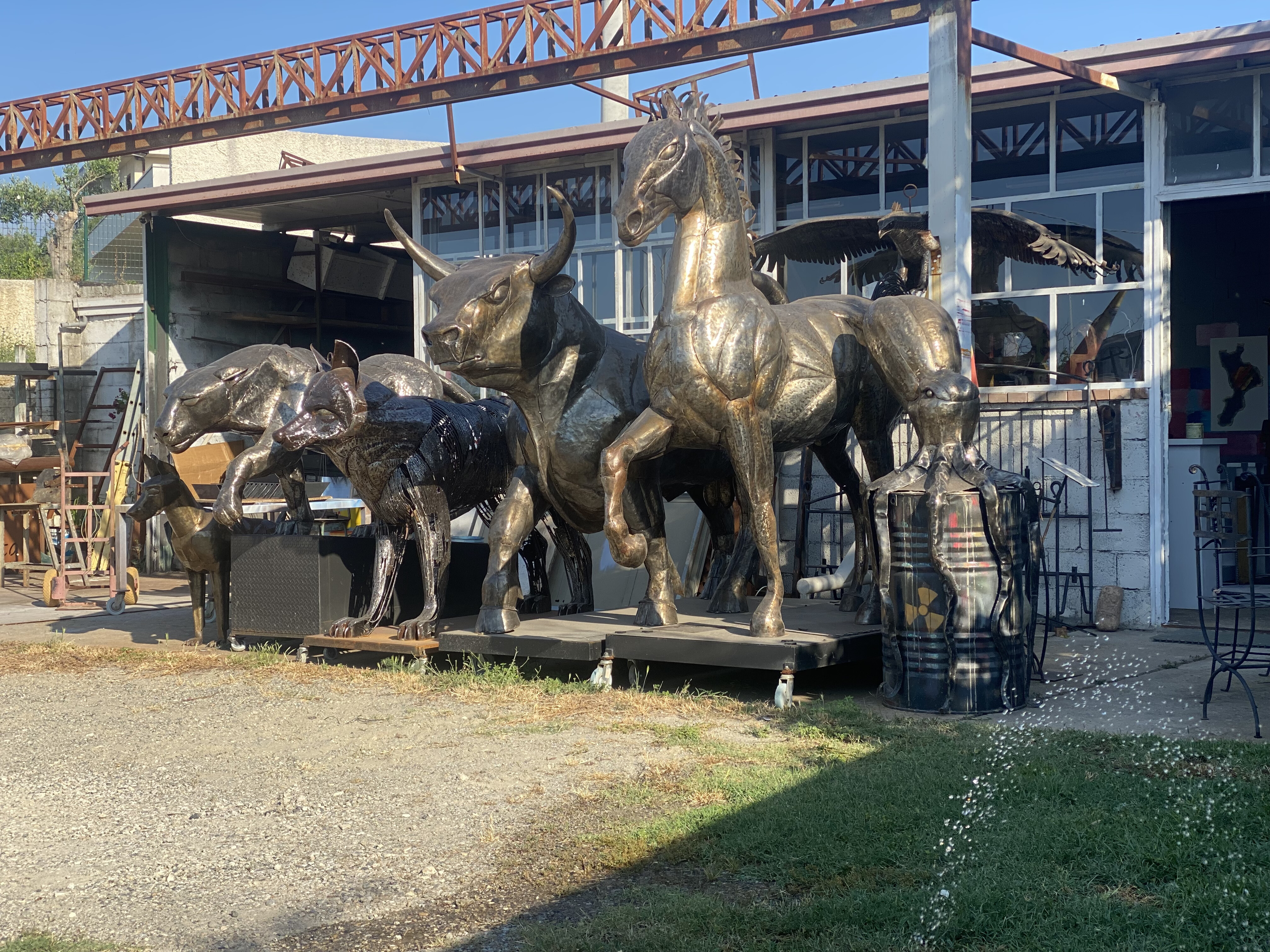 Catanzaro, l'appello dell'artista Loreti: "Le mie opere trovino posto in città, tra la gente" images Catanzaro, l'appello dell'artista Loreti: "Le mie opere trovino posto in città, tra la gente"