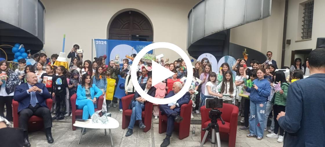 images “Carnevale differente“: a Catanzaro le maschere di carnevale ecosostenibili dei bambini delle&nbsp;scuole primarie e secondarie
