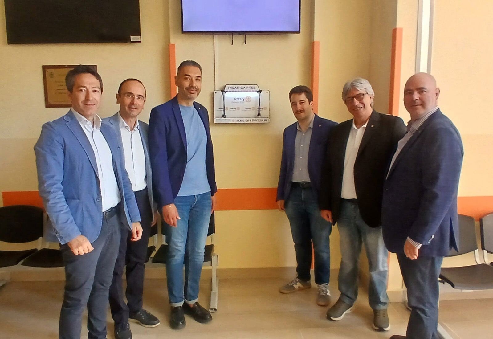 Rotary Club della Calabria: nuove postazioni di ricarica negli ospedali per migliorare l’accoglienza nei reparti images Rotary Club della Calabria: nuove postazioni di ricarica negli ospedali per migliorare l’accoglienza nei reparti