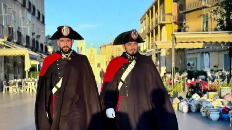 Carabinieri in Grande Uniforme illuminano le vie di Vibo Valentia, Serra San Bruno, Tropea, Nicotera e Pizzo images Carabinieri in Grande Uniforme illuminano le vie di Vibo Valentia, Serra San Bruno, Tropea, Nicotera e Pizzo