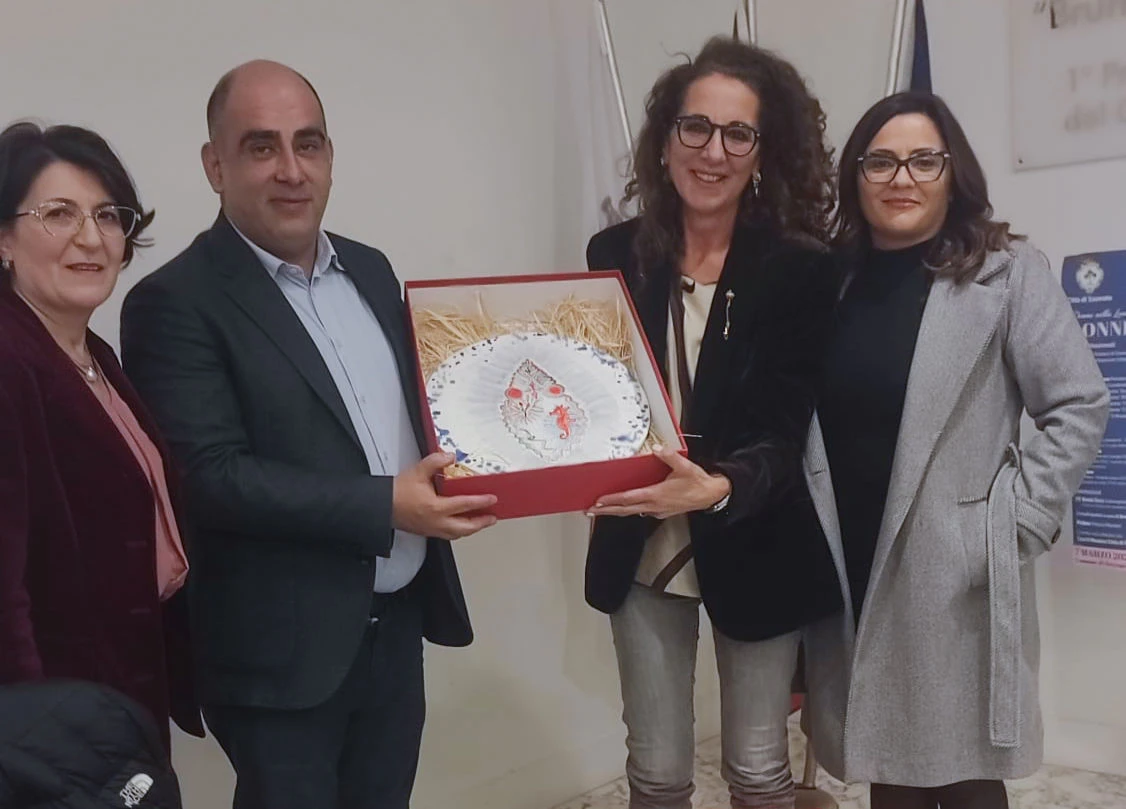 8 marzo, intervento del sottosegretario Ferro all’iniziativa "Donne di Luce" a Soverato