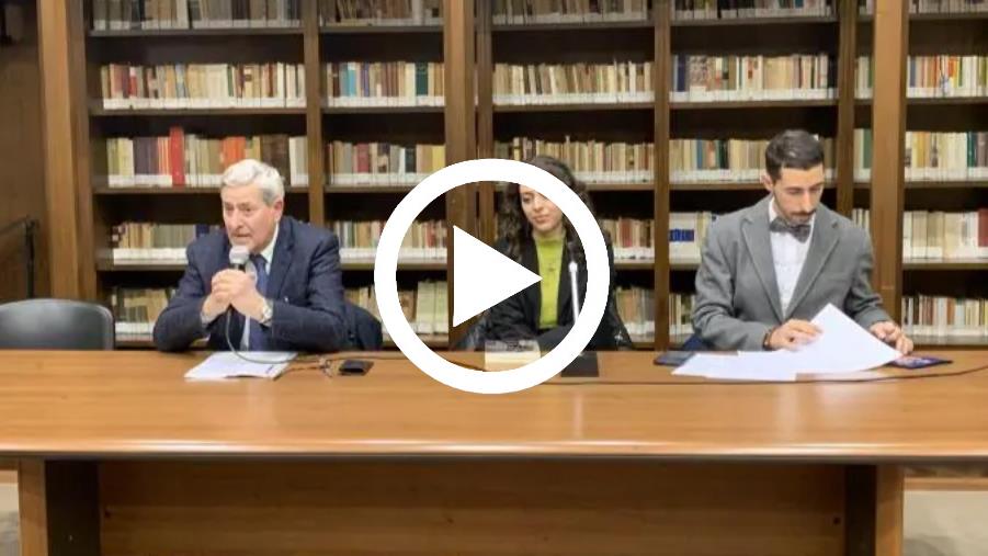 A Catanzaro presentato “Sole e pioggia”, primo romanzo di Francesca Carello images A Catanzaro presentato “Sole e pioggia”, primo romanzo di Francesca Carello