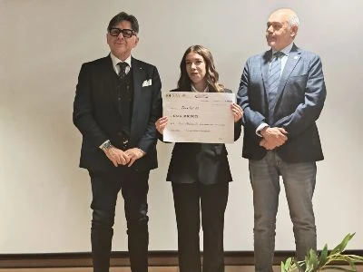 UMG Catanzaro, Gaia Micucci vince il premio per la migliore tesi di laurea dell’anno accademico 2024/2025