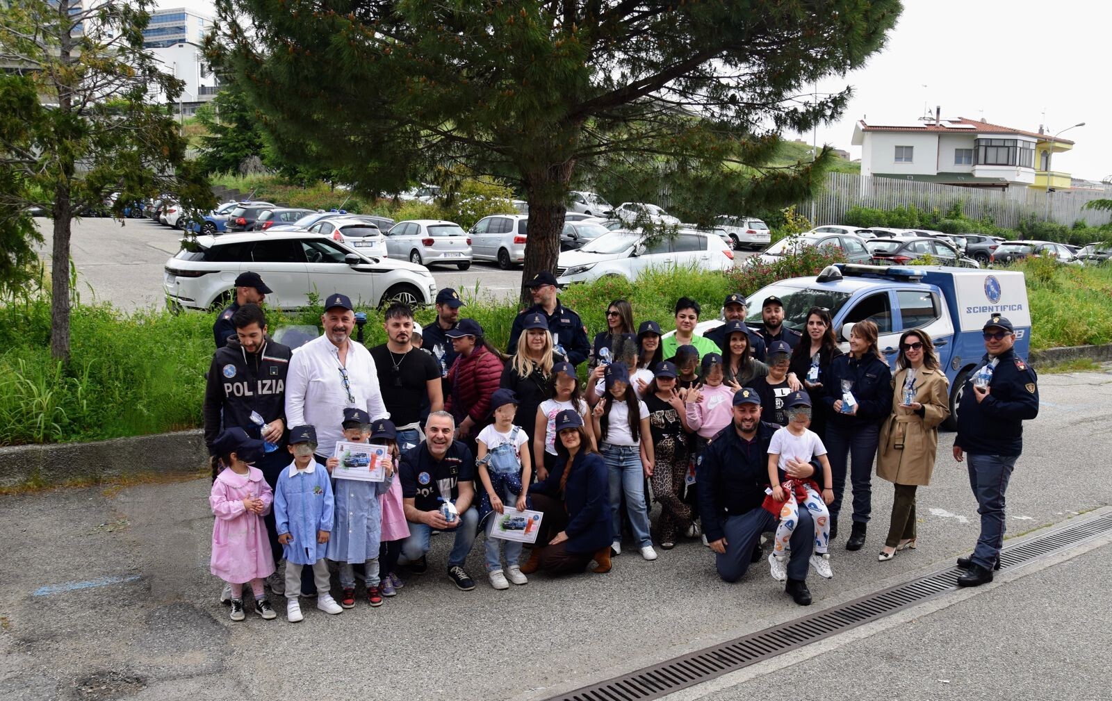 images Catanzaro, la Polizia apre le porte agli alunni: mattinata tra Sala Operativa e Volanti