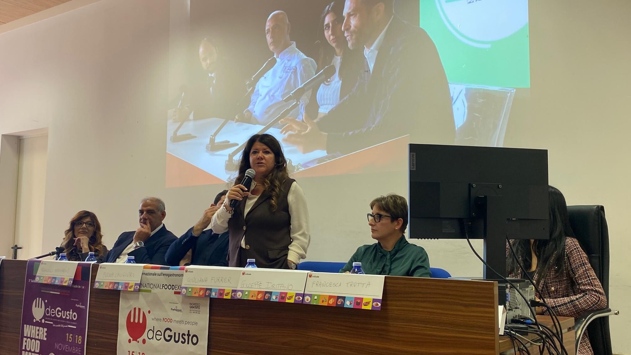 Con De Gusto 2025, l’enogastronomia calabrese protagonista al PalaColosimo di Catanzaro
images Con De Gusto 2025, l’enogastronomia calabrese protagonista al PalaColosimo di Catanzaro