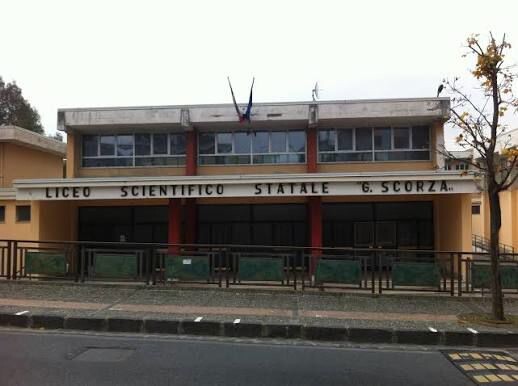 Cosenza, protesta pacifica degli studenti del Liceo Scorza: “Più ascolto, rispetto e partecipazione” images Cosenza, protesta pacifica degli studenti del Liceo Scorza: “Più ascolto, rispetto e partecipazione”