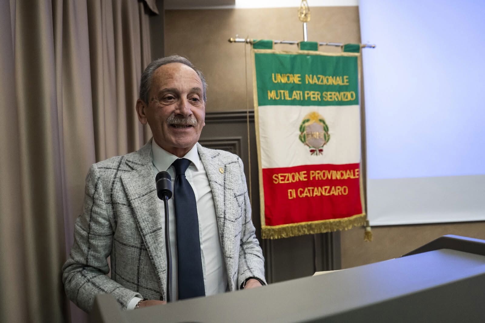 Catanzaro, domani l’inaugurazione del monumento agli Invalidi per Servizio e ai Caduti images Catanzaro, domani l’inaugurazione del monumento agli Invalidi per Servizio e ai Caduti