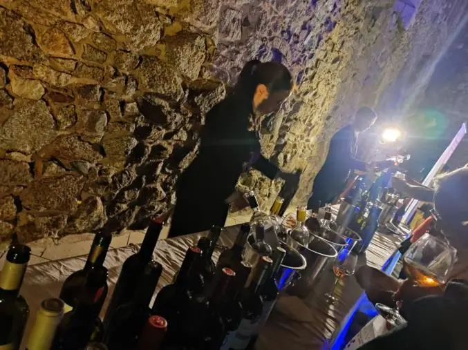 Grande festa al Castello di Squillace tra vini e sapori di Calabria
images Grande festa al Castello di Squillace tra vini e sapori di Calabria