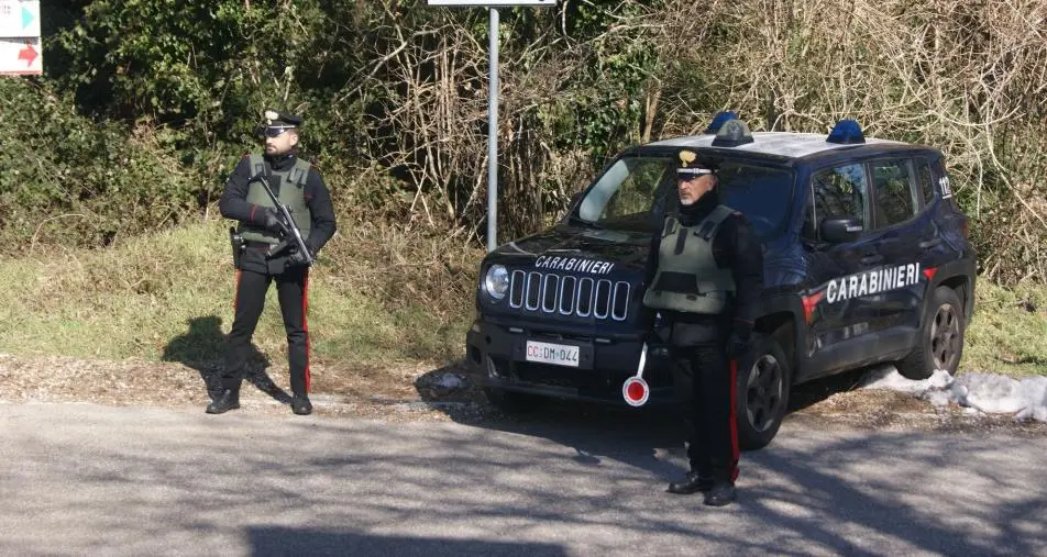 images Abusi edilizi, spaccio, infrazioni stradali e incendi: giro di vite dell'Arma nel Reventino  
