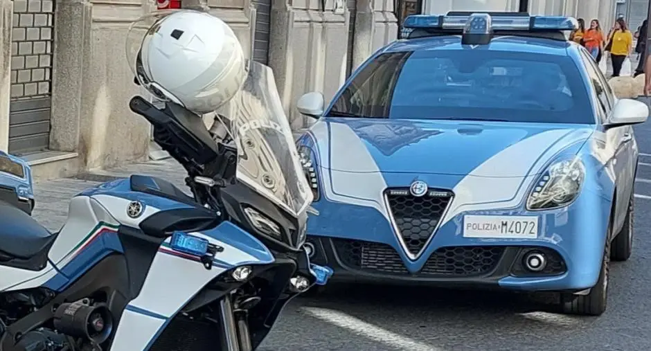 images Nelle tasche droga e contanti, giovane arrestato a Reggio