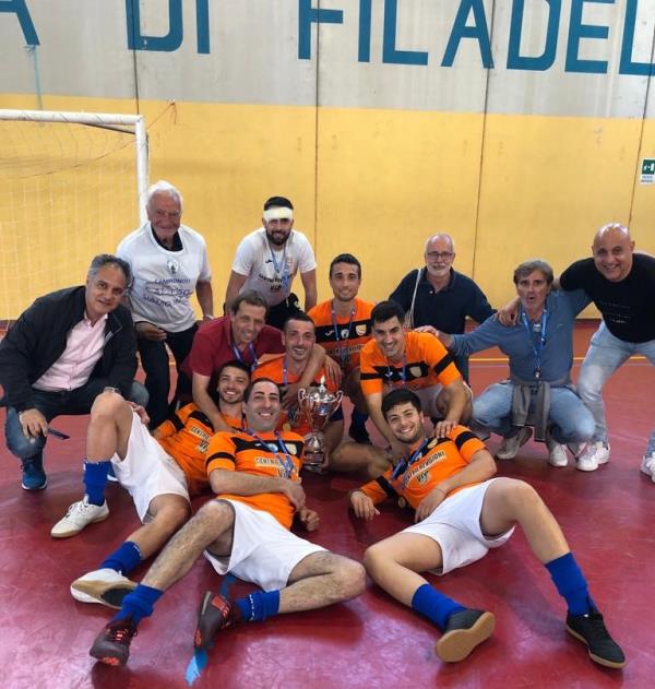 images Calcio a cinque, grande festa per la promozione in C 1 dello Squillace Lido  