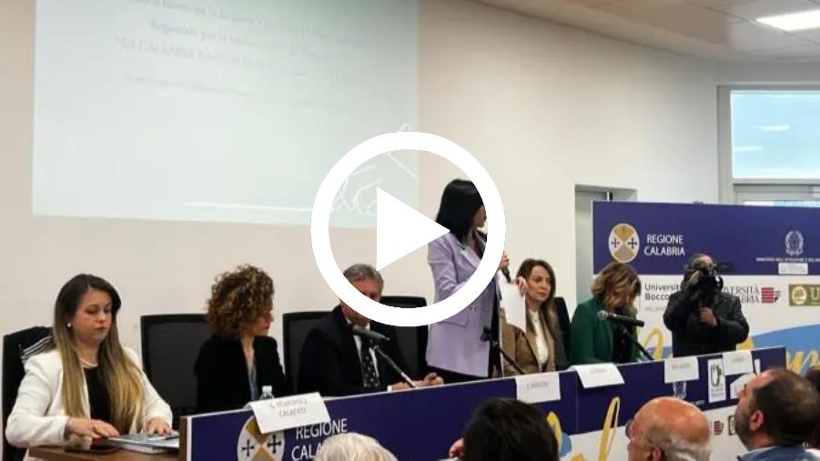 La Regione presenta “La Calabria raccontata dai suoi scrittori” e omaggia i suoi figli illustri images La Regione presenta “La Calabria raccontata dai suoi scrittori” e omaggia i suoi figli illustri