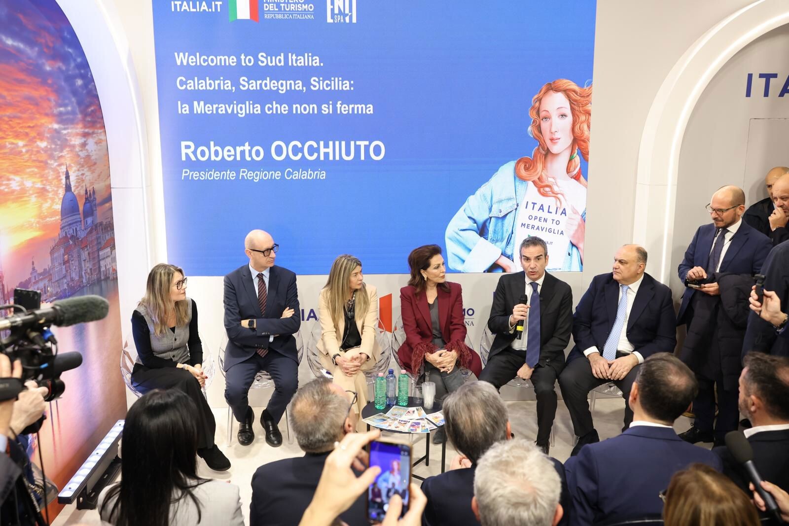 images Occhiuto alla Bit: "La Calabria è l’Italia in una regione, nel 2025 record storico di arrivi"