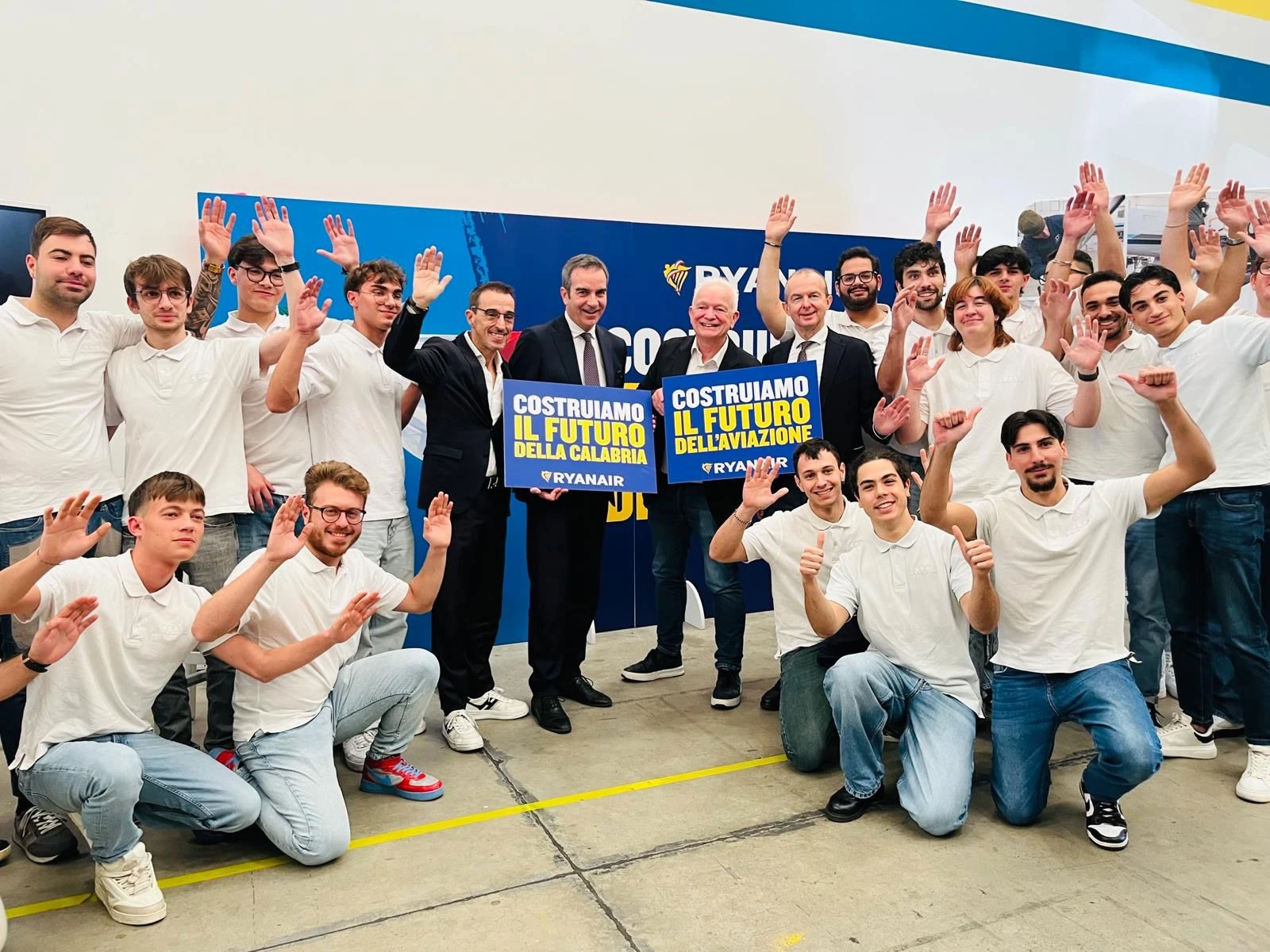 Ryanair scommette sulla Calabria: Eddie Wilson visita l'Academy per i tecnici del nuovo polo di manutenzione