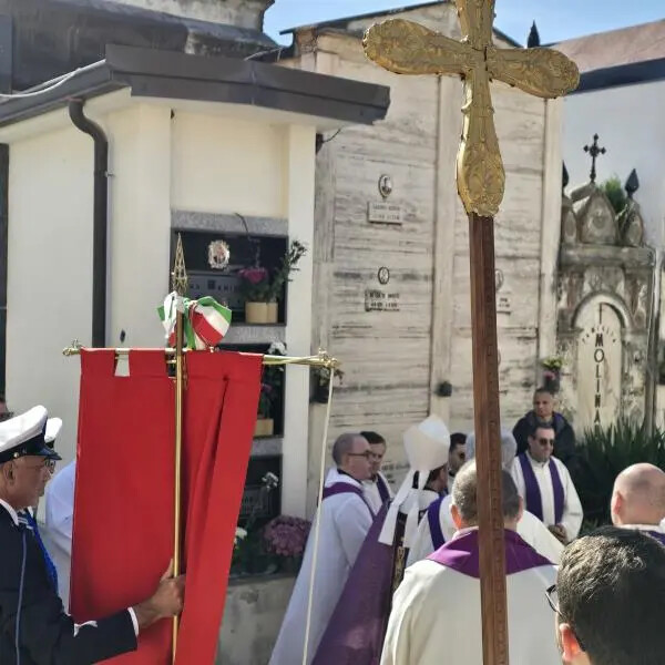 images La commemorazione dei defunti a Lamezia con mons. Parisi