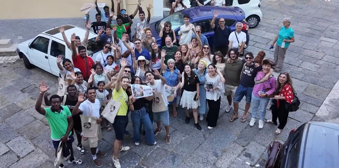 Catanzaro, il quartiere che diventa ponte tra culture: a Pianicello la caccia al tesoro trasforma il gioco in comunità images Catanzaro, il quartiere che diventa ponte tra culture: a Pianicello la caccia al tesoro trasforma il gioco in comunità
