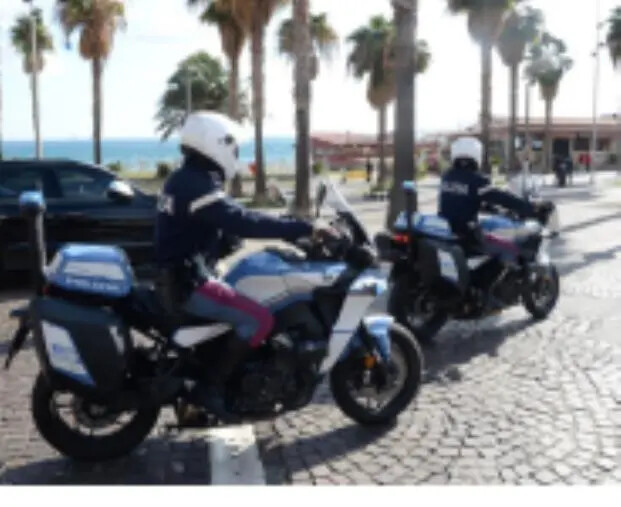 images Crotone, con droga in casa in un mobile e nel frigorifero: arrestato