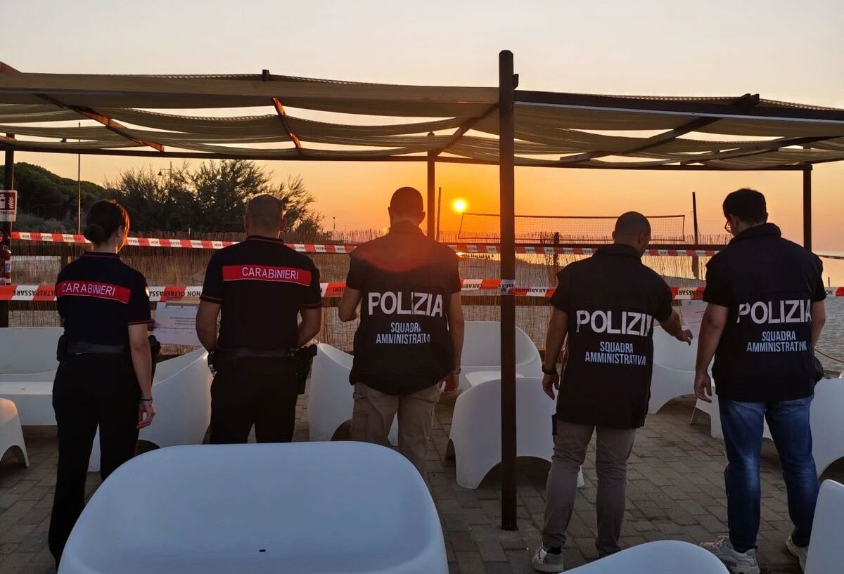 images Sellia Marina, controlli interforze in un locale: riscontrate gravi violazioni su sicurezza e minori
