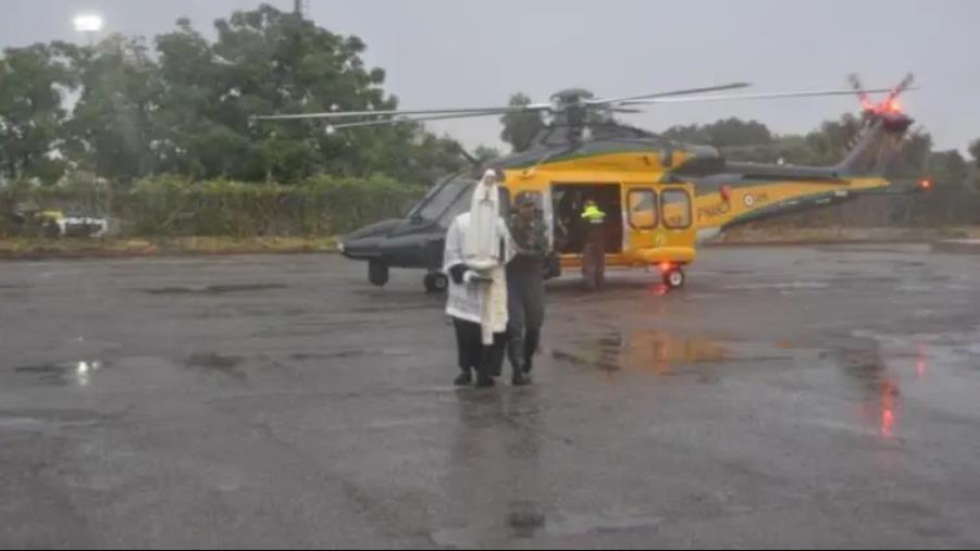images La statua della Madonna di Fatima trasferita a Corigliano con un elicottero della Finanza 