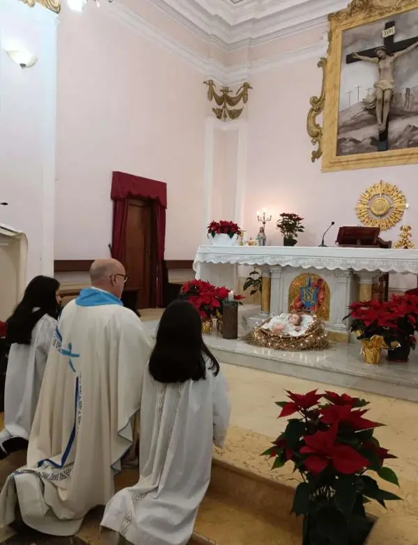 images A Settingiano resiste il rito della messa di Natale a mezzanotte 