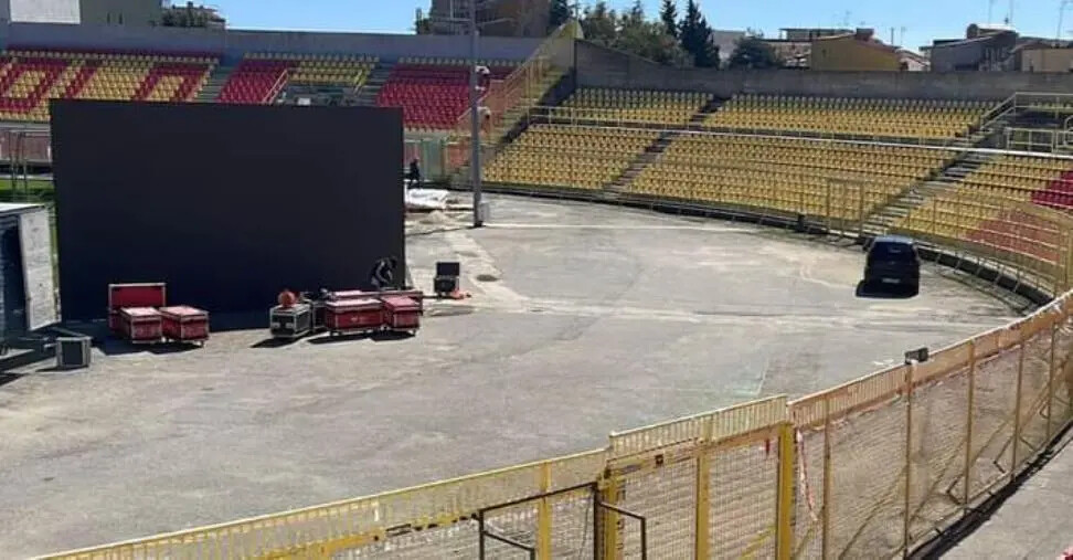Crotone-Catanzaro, maxi schermo al Ceravolo: i dettagli per accedere images Crotone-Catanzaro, maxi schermo al Ceravolo: i dettagli per accedere