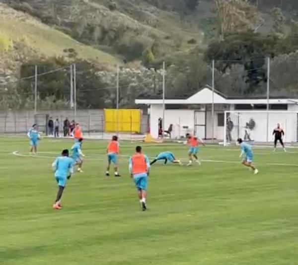 images Giallorossi sul manto erboso di San Floro per la prossima sfida col Mantova