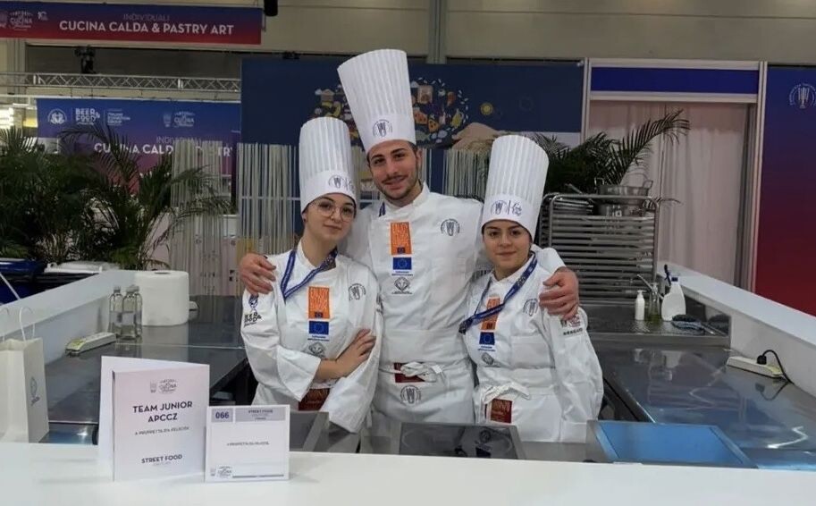 images Rimini incorona tre giovani cuochi catanzaresi: medaglia d'argento ai Campionati di Cucina Italiana