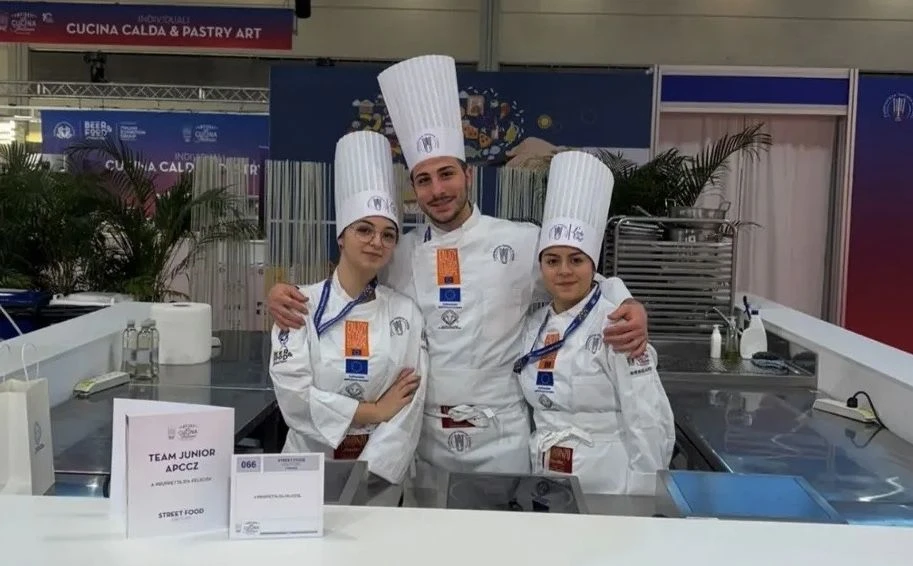 Rimini incorona tre giovani cuochi catanzaresi: medaglia d'argento ai Campionati di Cucina Italiana