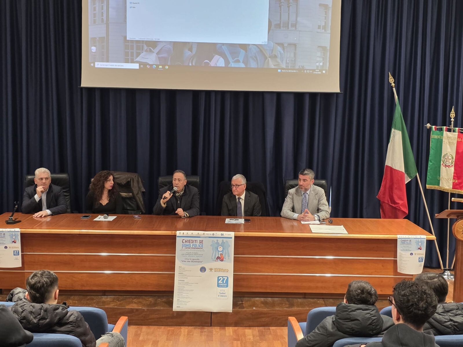 images “Chiediti se sono felice”, all'istituto Scalfaro nuova tappa a Catanzaro con “Oltre lo sguardo: vite che illuminano”