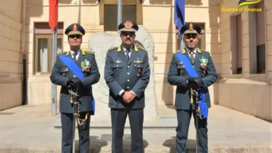 Guardia di Finanza a Reggio, al colonnello Silvari succede il colonnello Ciccarelli images Guardia di Finanza a Reggio, al colonnello Silvari succede il colonnello Ciccarelli
