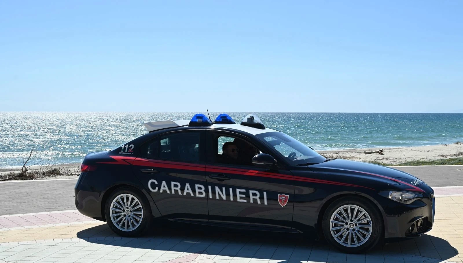 Violenta rissa durante l'inaugurazione di un locale a Sellia Marina, 7 denunce: tra loro minorenni