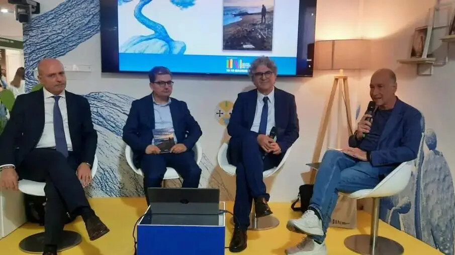 images La tragedia di Steccato di Cutro raccontata al Salone internazionale del libro di Torino