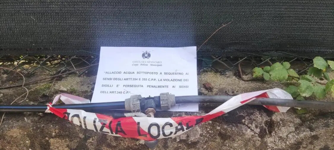 images Allacci abusivi a Catanzaro, sequestri a Pontegrande e Janò: denunciati i responsabili 