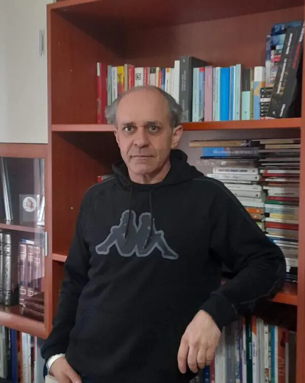 images “Siamo fatti di parole”: il nuovo libro del prof Enzo Bubbo
