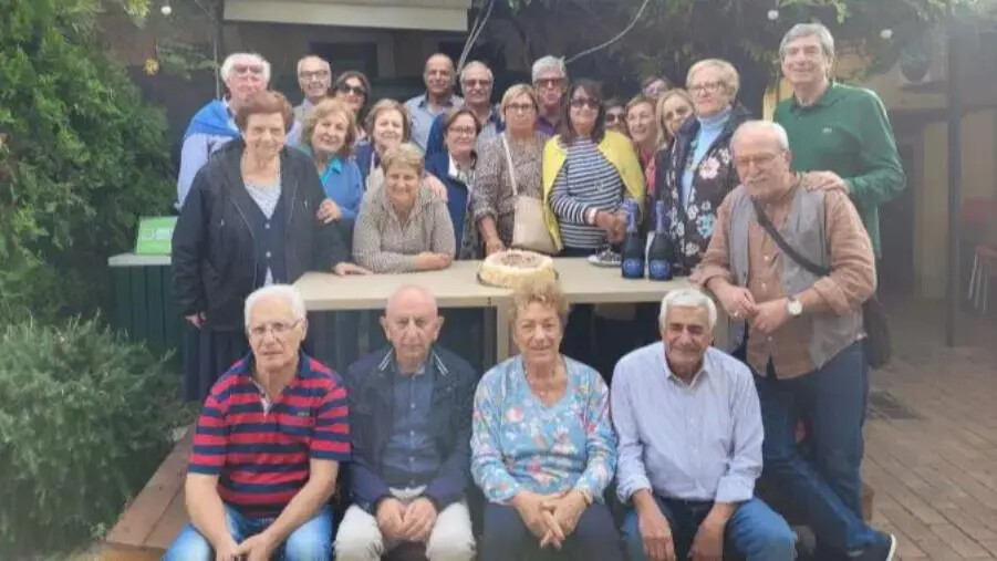 Catanzaro, i "ragazzi del '74” fanno festa a 50 anni dal primo giorno di lavoro images Catanzaro, i "ragazzi del '74” fanno festa a 50 anni dal primo giorno di lavoro
