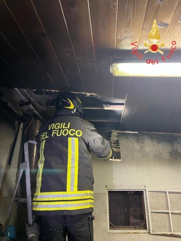 Incendio all'interno di un'abitazione nel Lametino: intervengono i vigili del fuoco images Incendio all'interno di un'abitazione nel Lametino: intervengono i vigili del fuoco