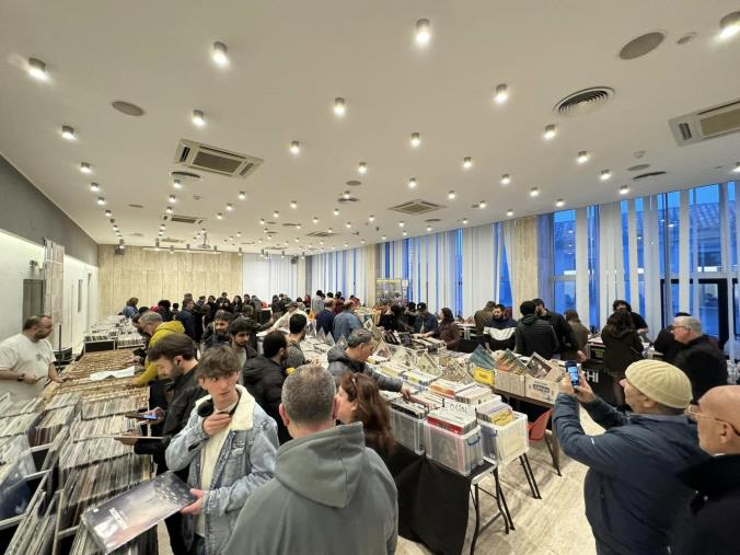 Sabato 11 e domenica 12 ottobre ritorna la community del disco con il VI "Catanzaro Vinyl Market"