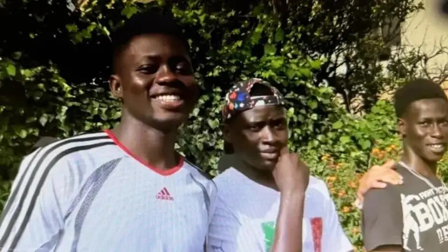 Pianopoli, la Giornata del rifugiato è un successo: cibo etnico, musica e l'accoglienza di una comunità images Pianopoli, la Giornata del rifugiato è un successo: cibo etnico, musica e l'accoglienza di una comunità