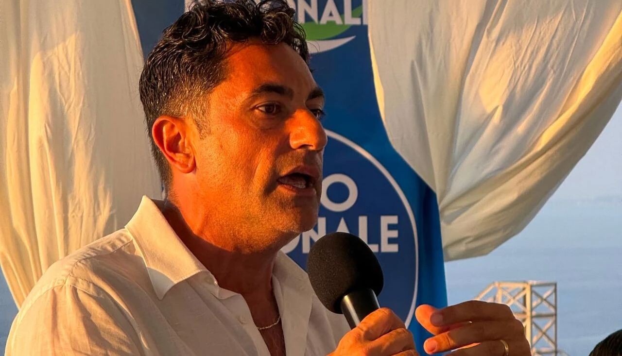Lamezia, Furgiuele accusa Murone: "Un tradimento, eletto grazie ai nostri 3mila voti" images Lamezia, Furgiuele accusa Murone: "Un tradimento, eletto grazie ai nostri 3mila voti"