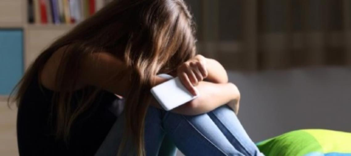 images Sextortion, sempre più minori adescati e ricattati sul web: i consigli della Polizia ai genitori