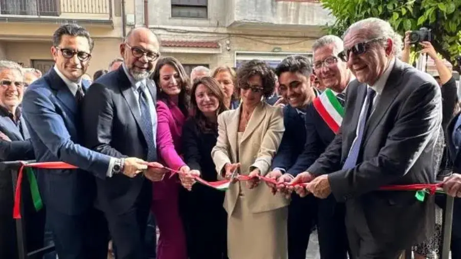 images Taurianova, Marti inaugura la biblioteca della "Capitale del Libro" 