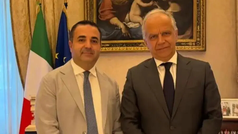 images Il caso Arghillà a Reggio arriva a Roma, Piantedosi a Cannizzaro: "5 milioni per il quartiere"