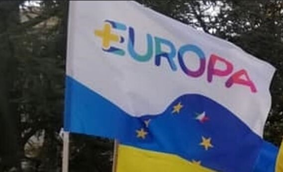 images Crotone sempre più isolata: "+Europa" contro la soppressione della tratta aerea Crotone–Treviso