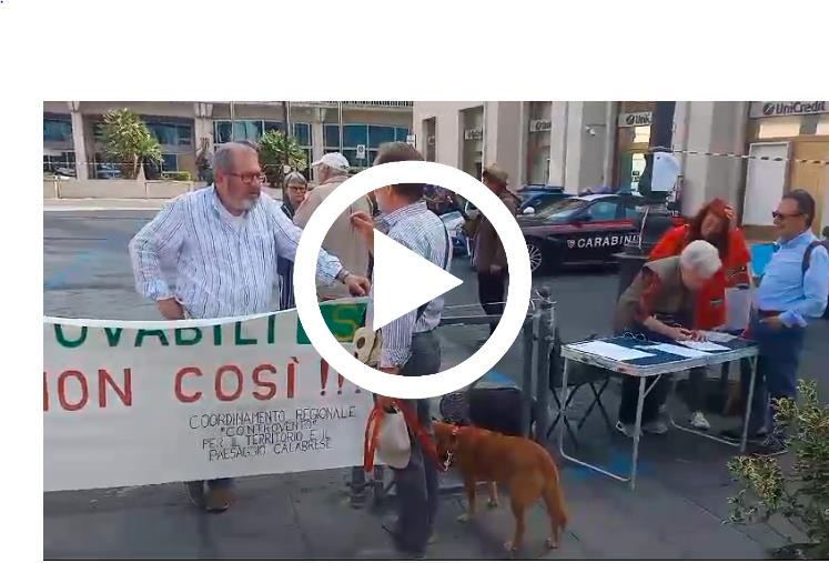 images "No alle speculazioni energetiche": a Catanzaro il sit-in del Coordinamento regionale 'Controvento'