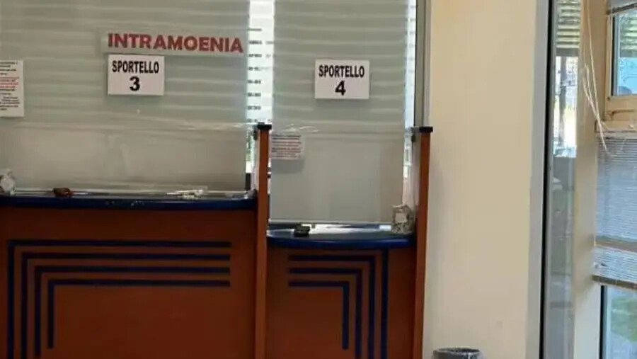 Catanzaro, sportelli dell'intramoenia chiusi: caos al Policlinico images Catanzaro, sportelli dell'intramoenia chiusi: caos al Policlinico