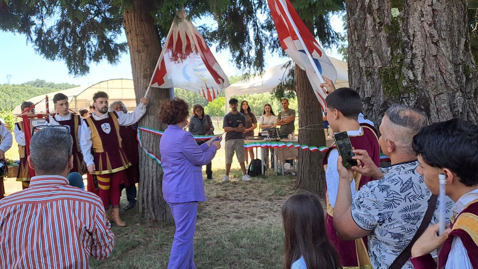Fine anno con la mostra-mercato all'IIS Costanzo di Decollatura images Fine anno con la mostra-mercato all'IIS Costanzo di Decollatura