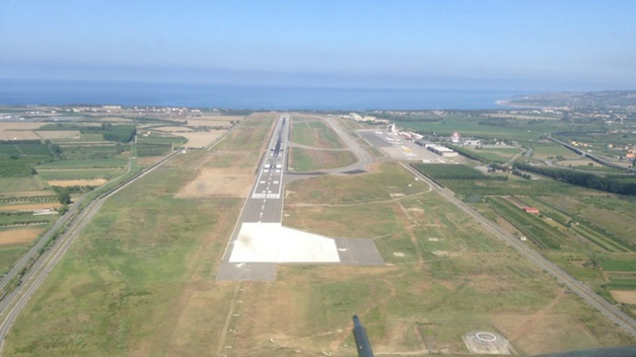 images Catanzaro nel cuore: "Sia denominato 'Aeroporto di Catanzaro' e non di Lamezia Terme"