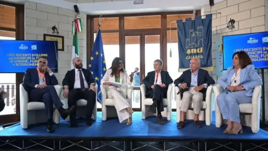 San Giovanni in Fiore, conclusa la prima assemblea regionale dei sindaci calabresi images San Giovanni in Fiore, conclusa la prima assemblea regionale dei sindaci calabresi