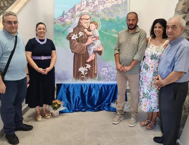 images Petrizzi, benedetto il quadro di S. Antonio: l'opera è un dono di Vincenzo Ursini all’amministrazione comunale